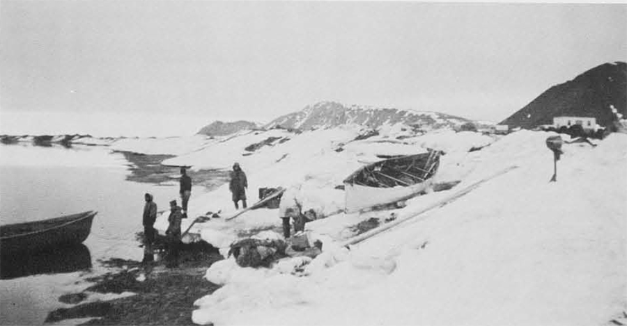 Photo of Eskimos