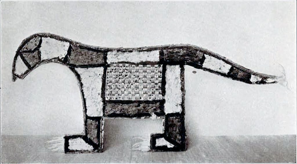 Ceremonial jaguar shaped canter to hold wasps for initiation