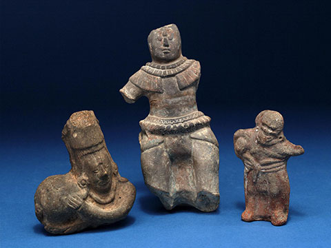 The Maya and 2012: Fact, Fantasy, and Phenomenon thumbnail.