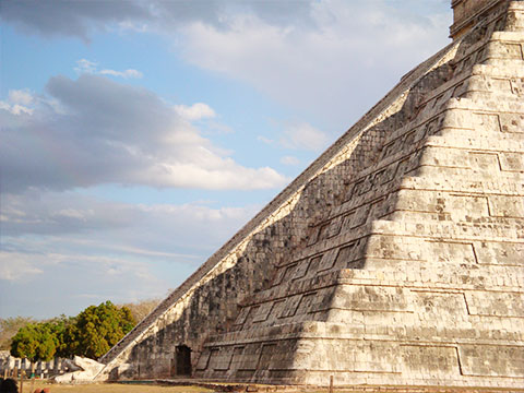 Great Wonders: Chichen Itza: An Alien City in the Maya Lowlands thumbnail.
