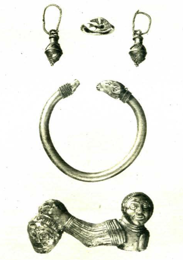 Several small objects including jewelry