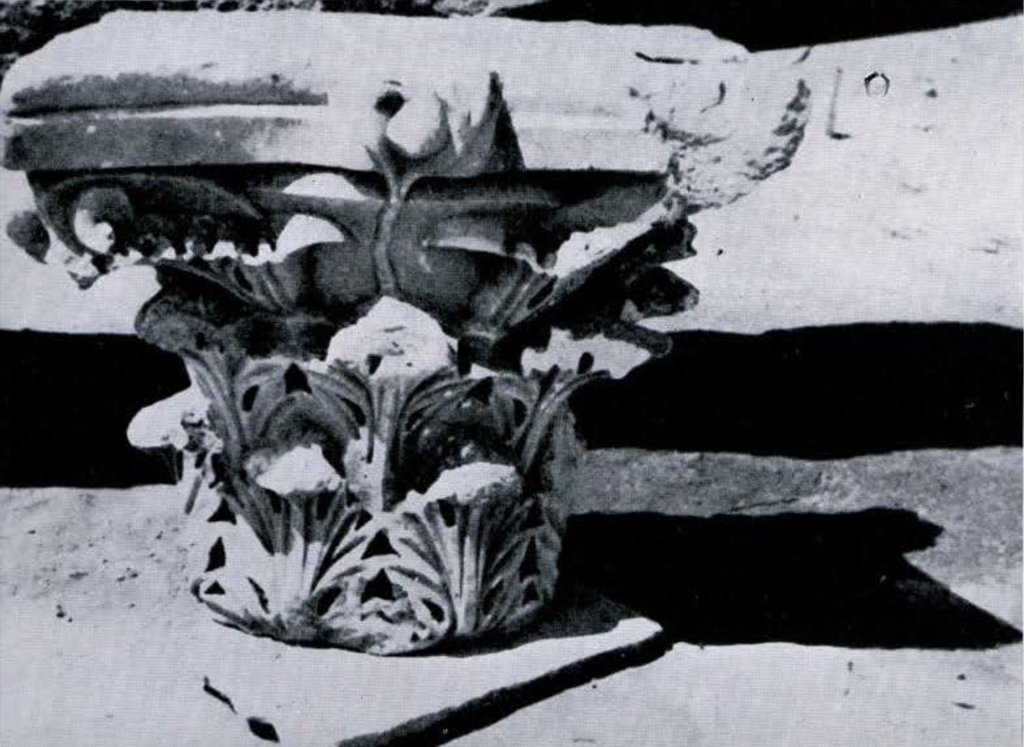 Column capital with leaf pattern