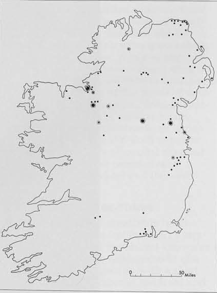 Map of Ireland with dots representing passage-tomb locations.