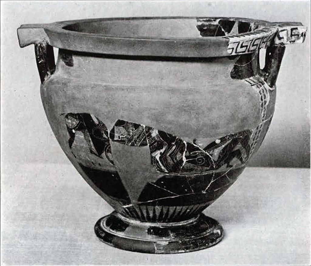 Black figure krater with showing a quadriga