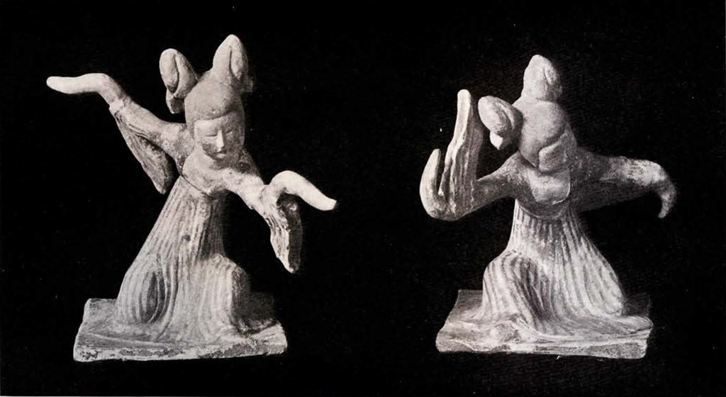Two figurines of dancers